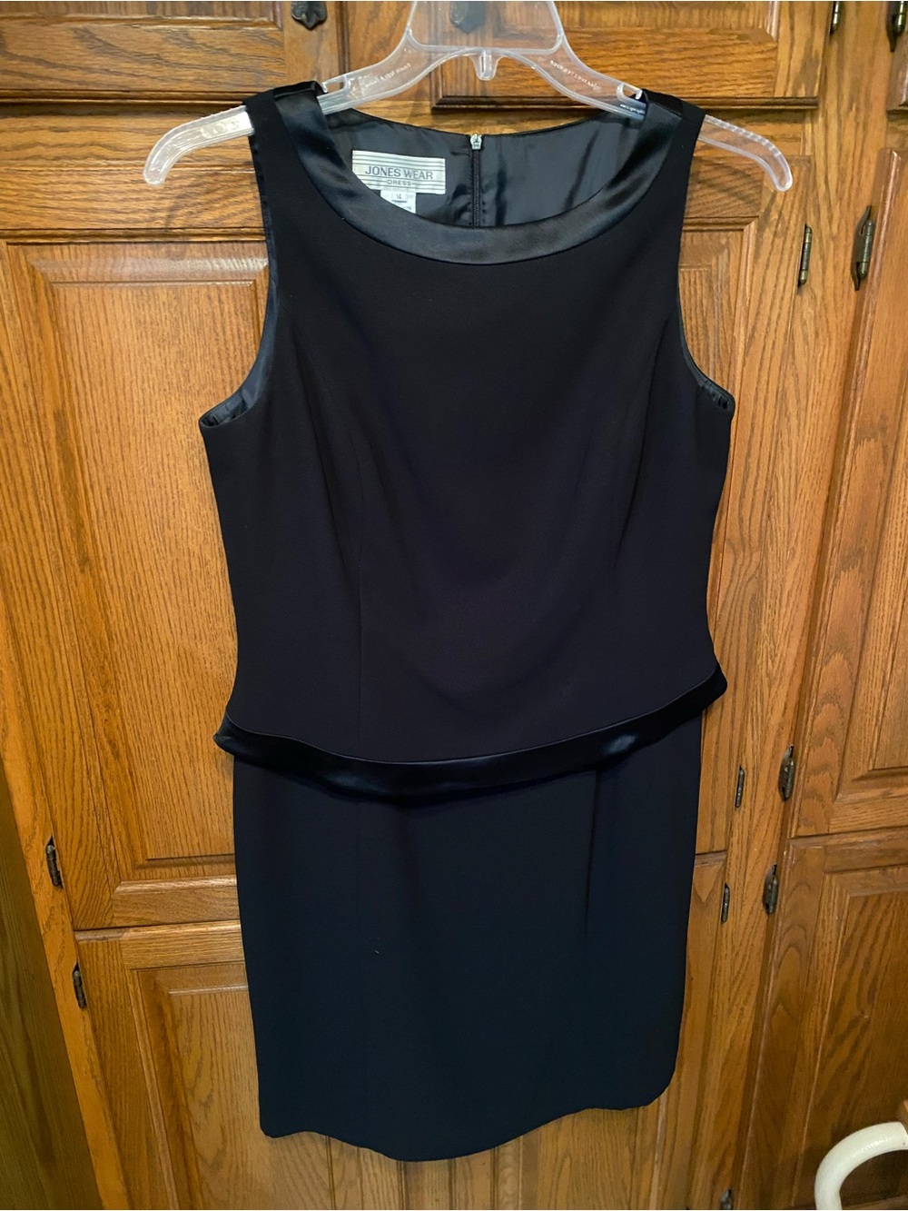 Jones Wear Black Sleeveless Peplum Cocktail Dress